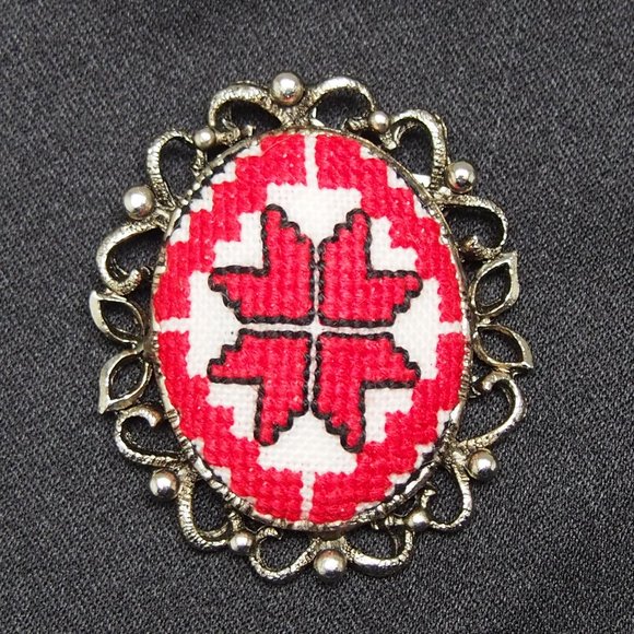 Vintage Jewelry - 8-Star Needlepoint Colorful Vintage Brooch